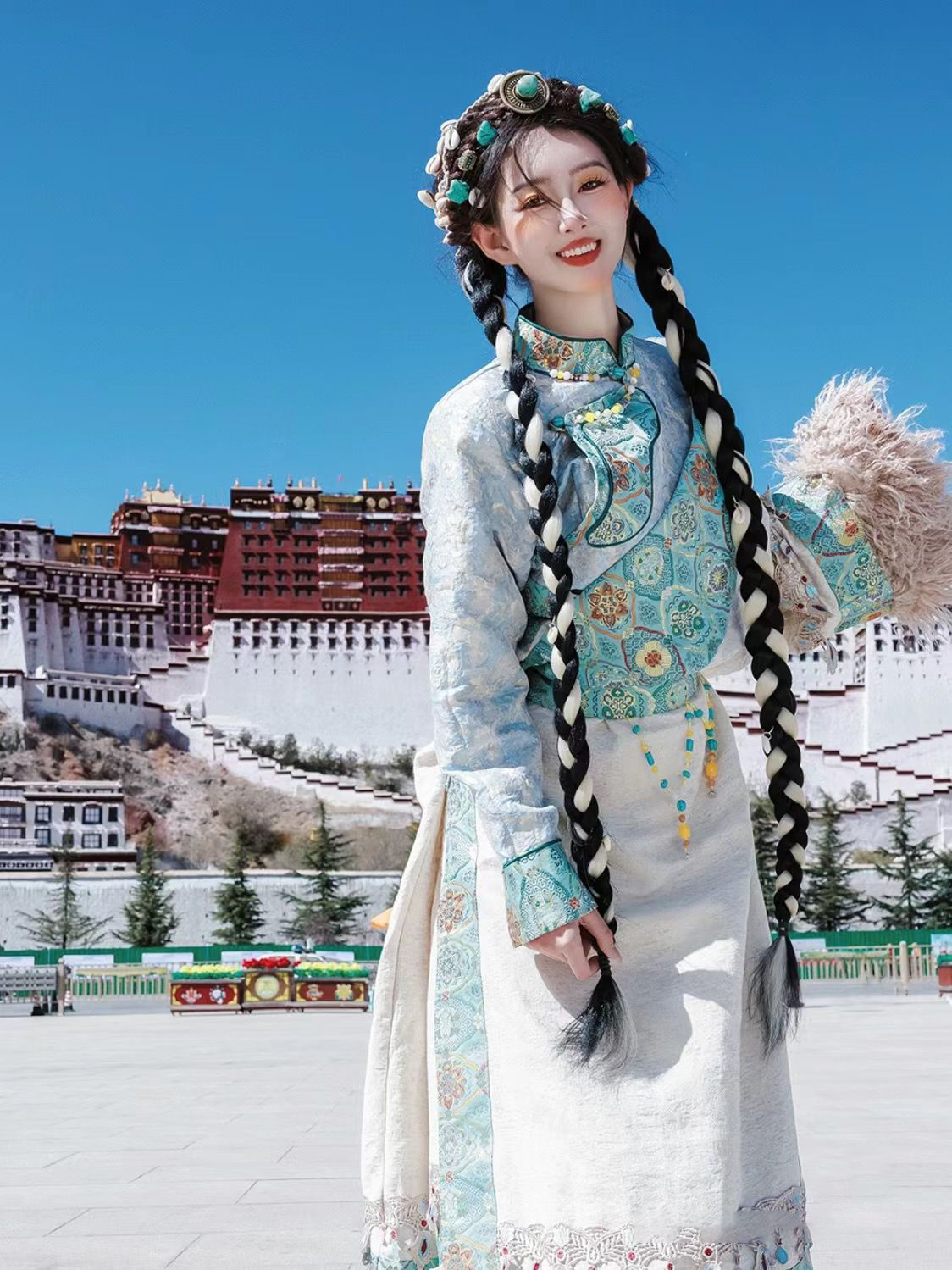 Blue Tibetan Ethnic Noblewoman - Ethnic Clothing & Online Fashion Store Khaadi Us บทวิจารณ์และราคา