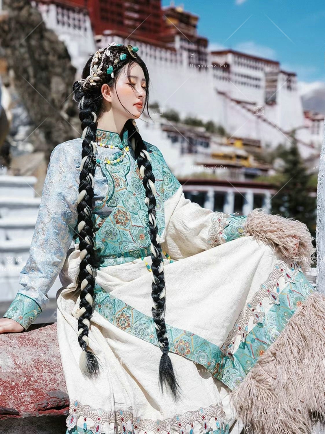 Blue Tibetan Ethnic Noblewoman - Ethnic Clothing & Online Fashion Store Khaadi Us บทวิจารณ์และราคา
