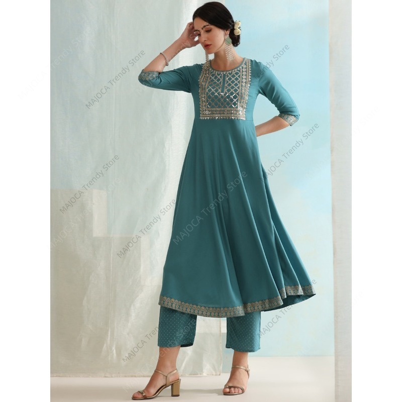 Peacock Blue Indian Women 3 Pi - Salwar Kameez Set บทวิจารณ์และราคา