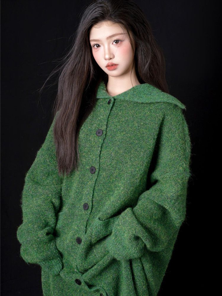 Green Sweater Indoor Art Photo - Ethnic Fashion Studio บทวิจารณ์และราคา